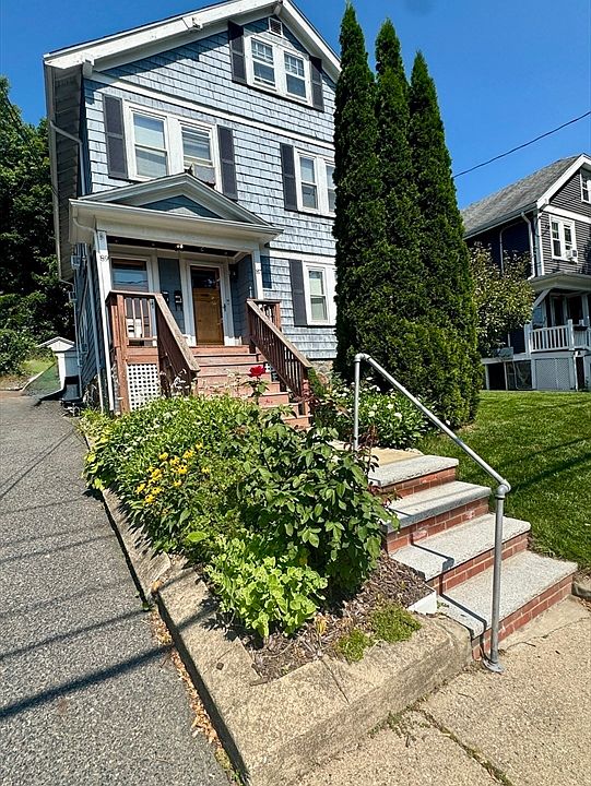 1st image of 87 Willow St #2