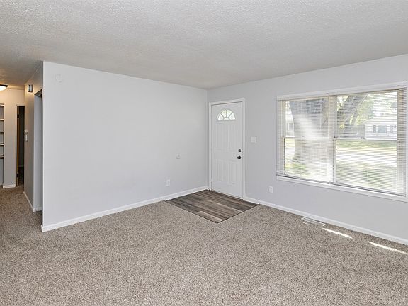 5th image of 4030 E Seneca Ave