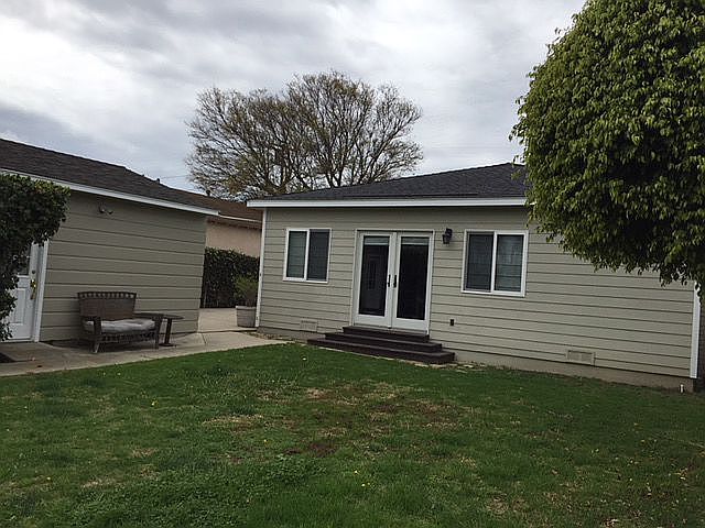 1st image of 25106 Woodward Ave