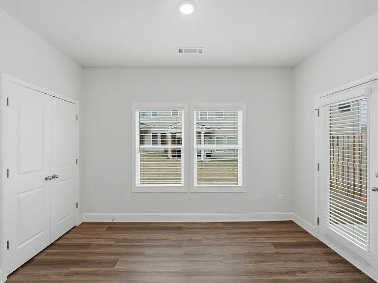 2260 Chant St — Photo 21