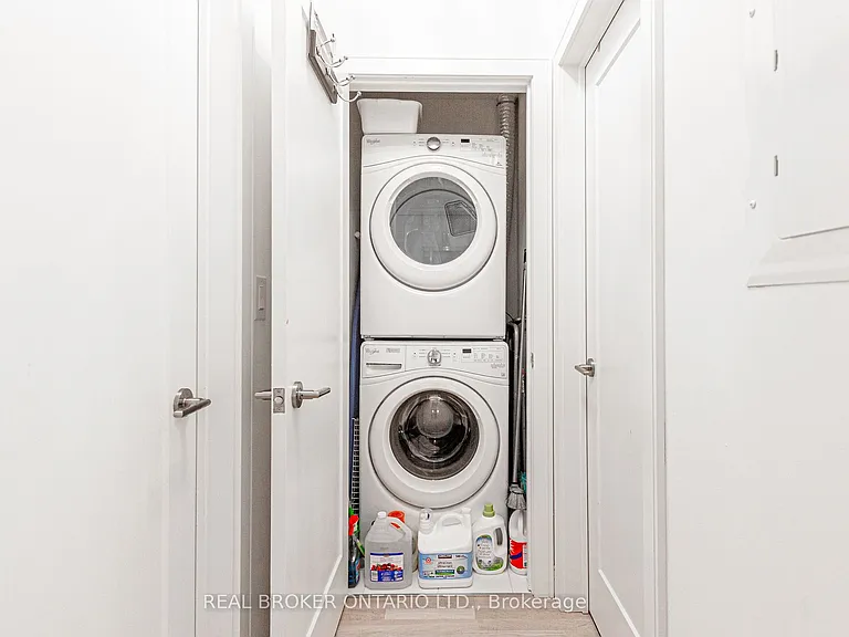 1575 Lakeshore Rd W #161 — Photo 19