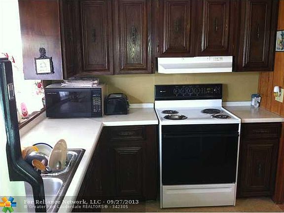 2nd image of 2929 Harbor Ln