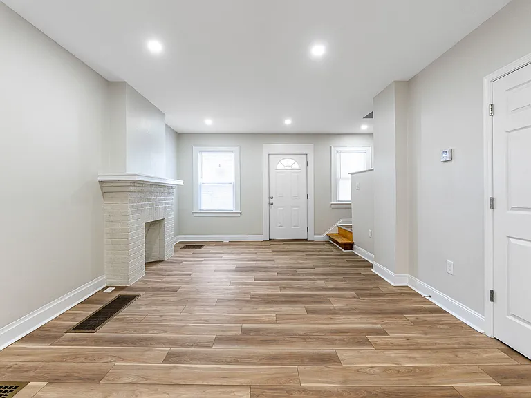 22-32 W Hudson St #22 — Photo 7