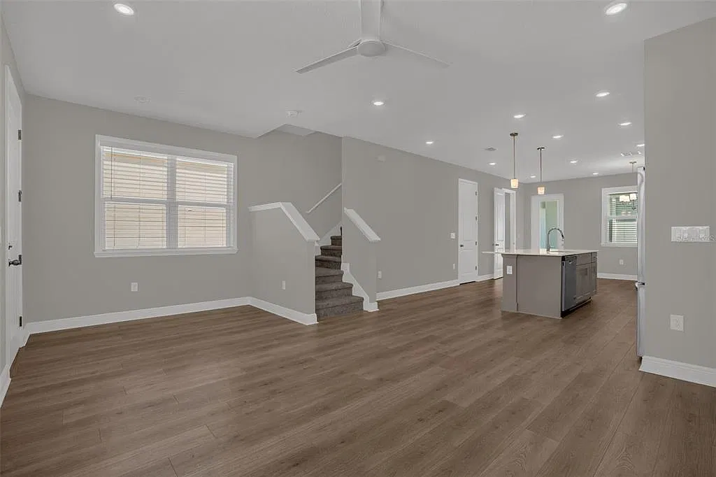 3 bed, 2.5 bath, 1644 sqft, $2,850 — Photo 4