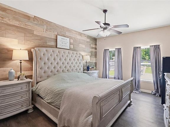 5th image of 116 Meadow Spring Pl