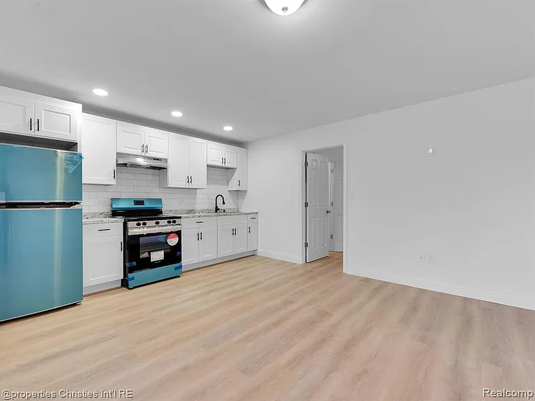 44 Highland St #2 — Photo 27