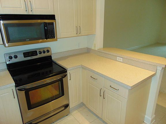 5th image of 170 Portside Ave Unit 202