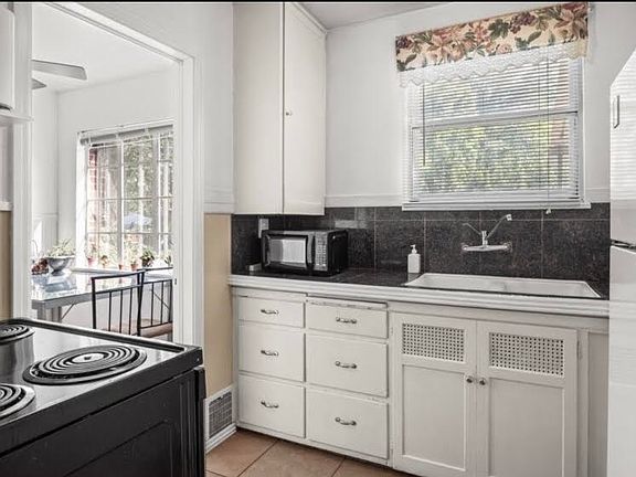 5th image of 320 E Center St #320