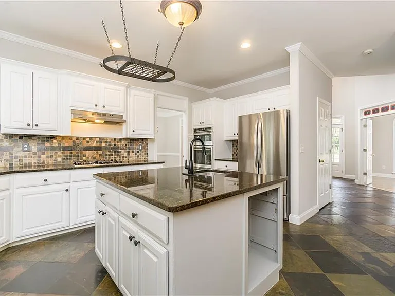 6710 Timber Cove Point — Photo 7