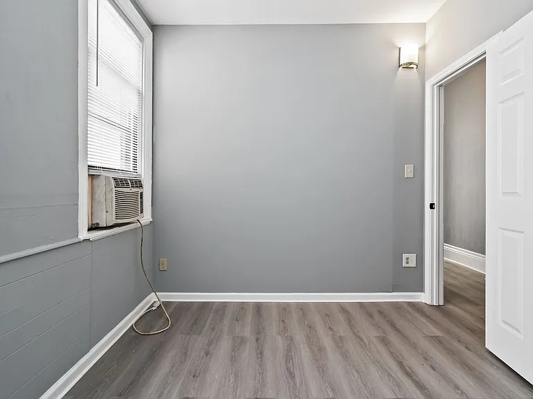 22 Bedford Sq — Photo 15