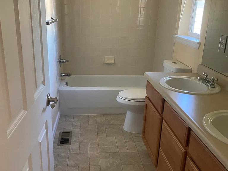 4902 S Zephyr St — Photo 2