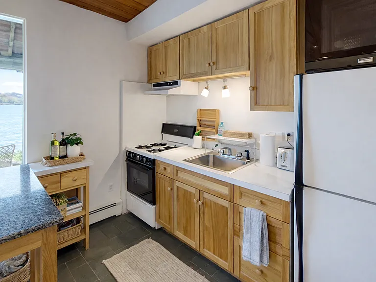 114 Spy Pond Pkwy #B — Photo 5