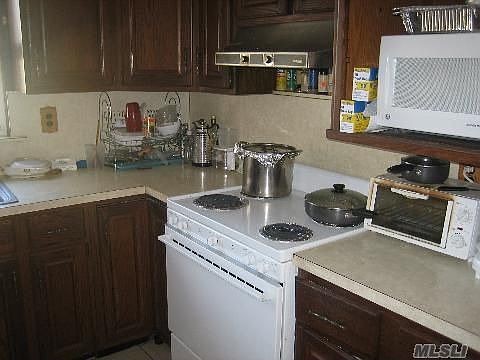 2nd image of 261 Greengrove Ave