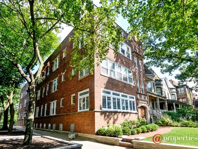 1469 W Berteau Ave #203, Chicago, IL, 60613