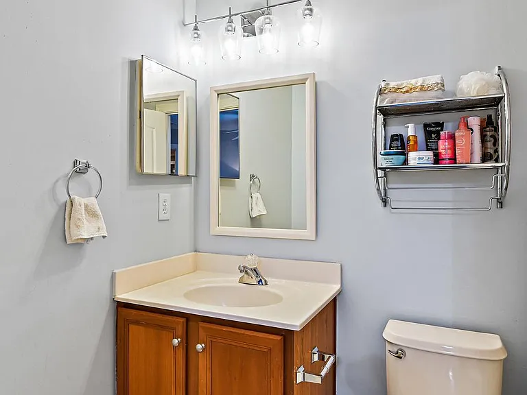 21922 Hyde Park Dr — Photo 38