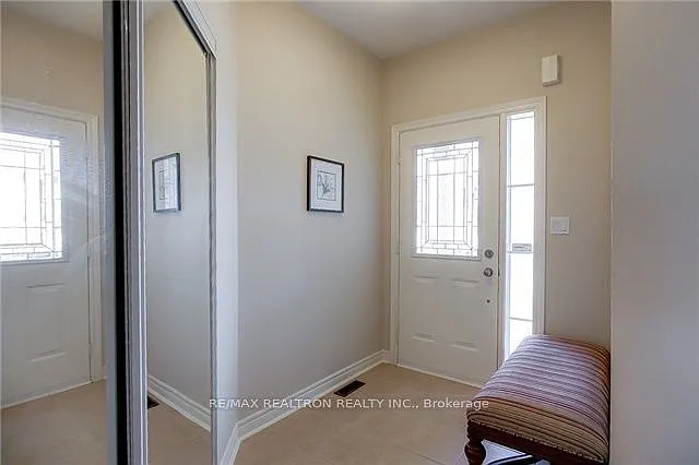 15 Dragonfly Ave — Photo 2