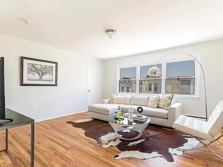 28 Pierce Ave #2 — Photo 1