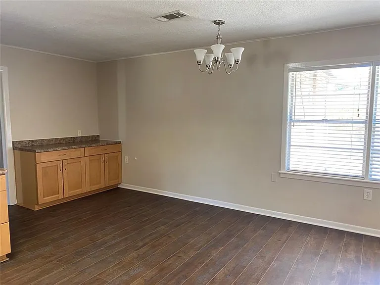 121 Tuna St — Photo 11