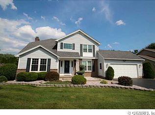 50 Webwood Cir, Rochester, NY 14626