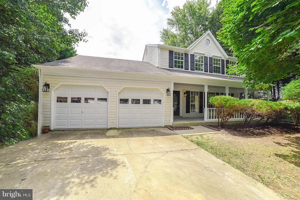 3001 Lambeth Hill Dr photo 1