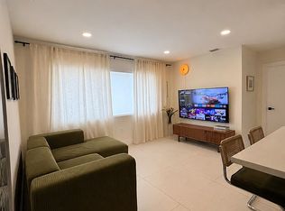 930 NE 143rd St, North Miami, FL 33161