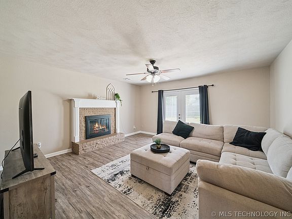 5th image of 120 Granada Pl