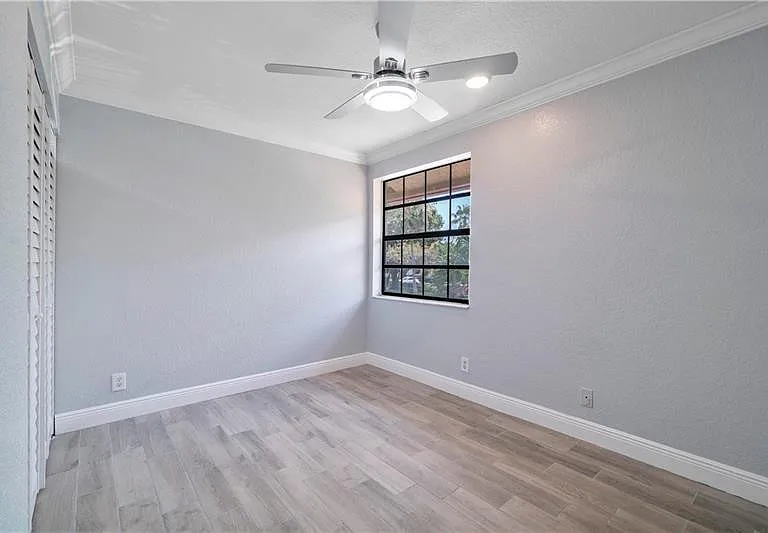 1004 Congressional Way — Photo 8