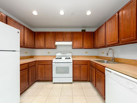 3rd image of 45-02 Ditmars Blvd #137