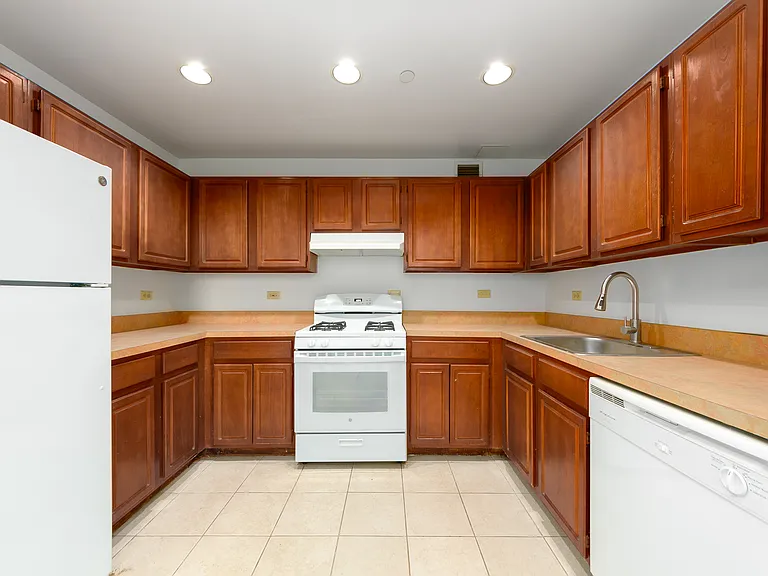 45-02 Ditmars Blvd #137 — Photo 3