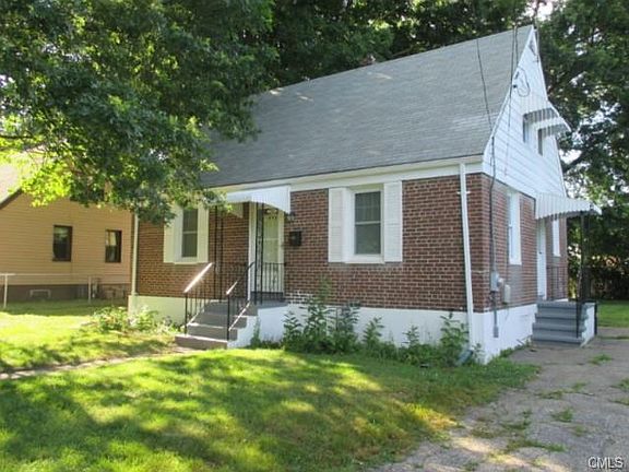 4th image of 496 Reitter St W