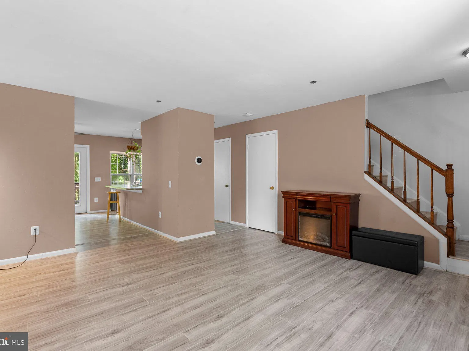 3 bed, 3.5 bath, 1259 sqft, $2,800 — Photo 4