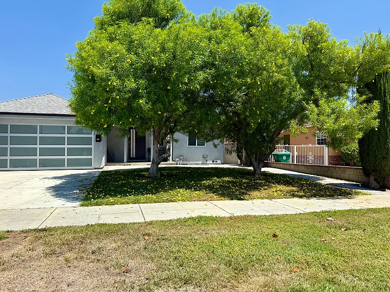 2428 N Lincoln St — Photo 36