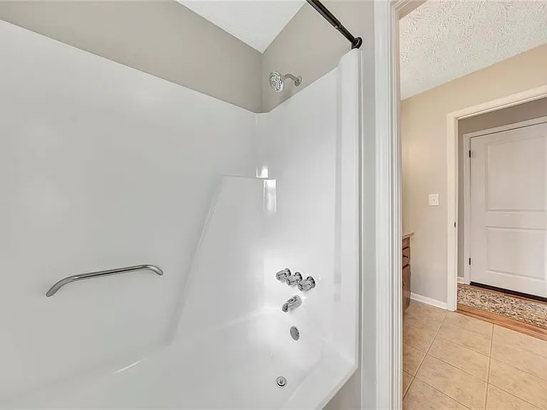 303 Nottingham Dr — Photo 14