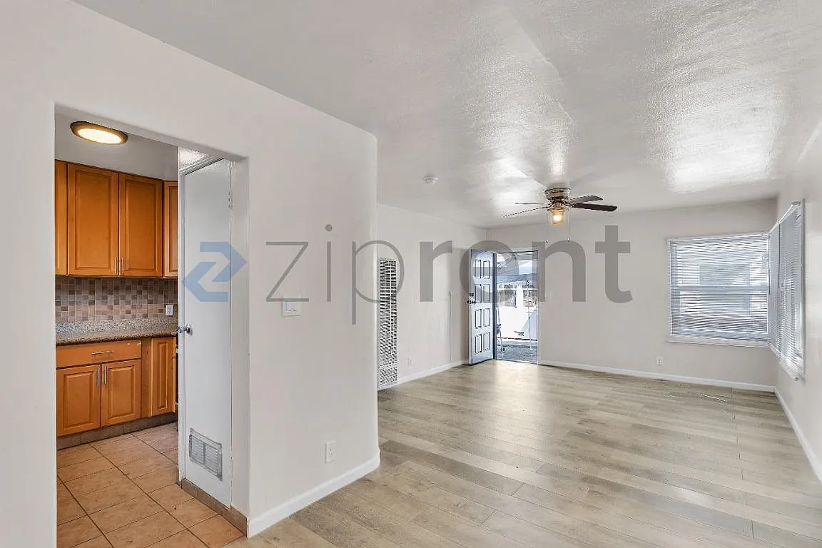 Building Photo - 2012 Cavallo Rd #8