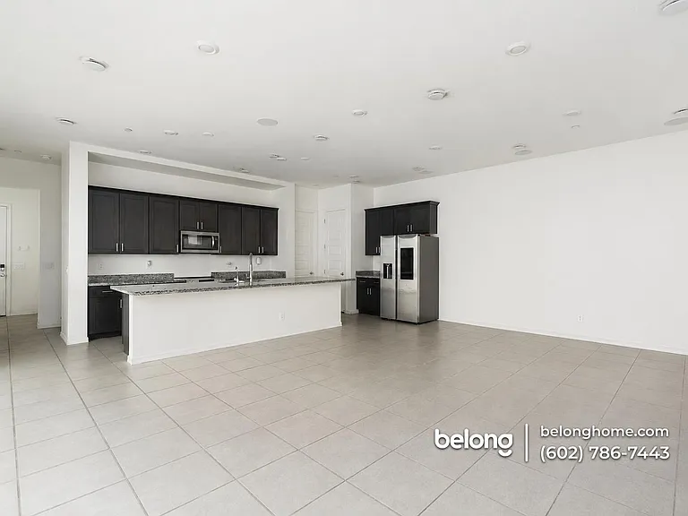 221 E Balsam Dr — Photo 25