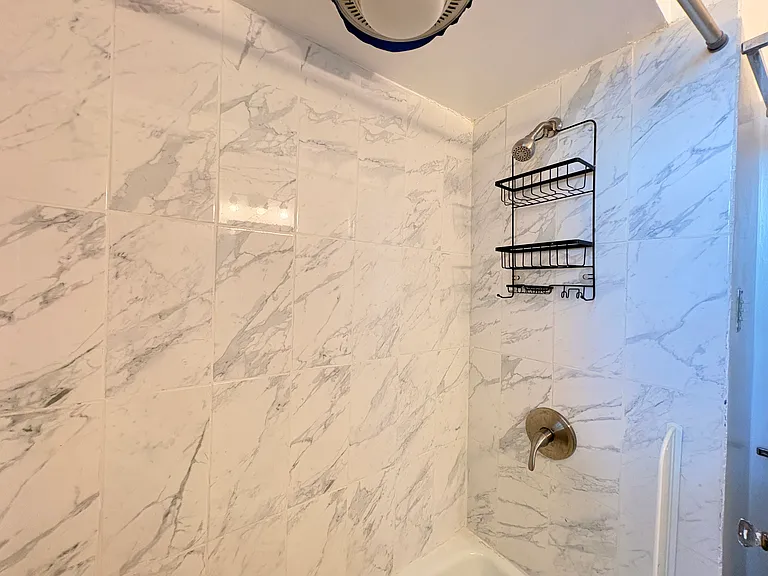1045 Flemington St — Photo 2