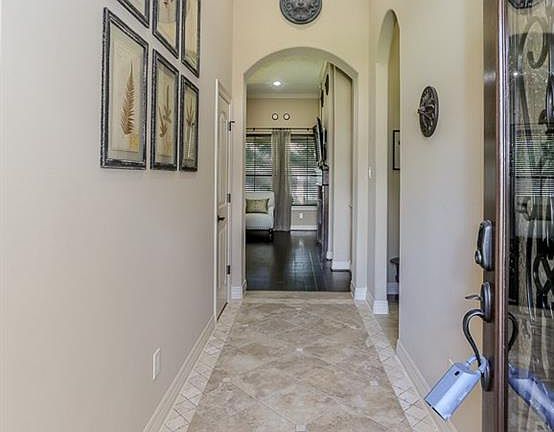 3rd image of 2830 Lake Forest Dr
