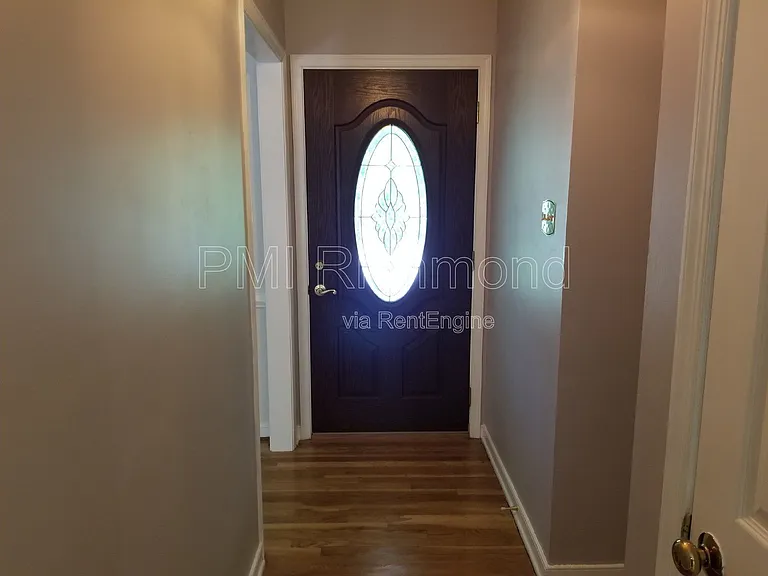 2504 Carriage Creek Ct — Photo 3