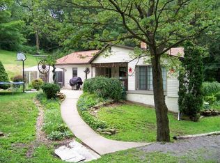 720 Conway Wallrose Rd, Freedom, PA 15042
