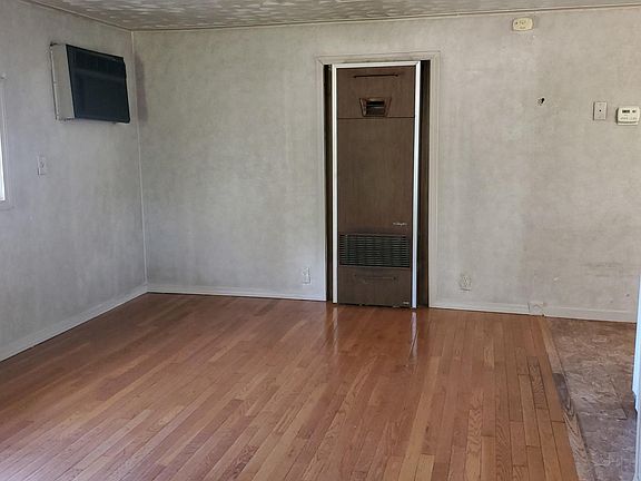 2nd image of 659 Prairie St