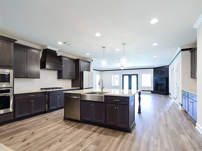 1270 Charleston Dr — Photo 12
