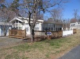 138 Club House Dr, Badin Lake, NC 28127