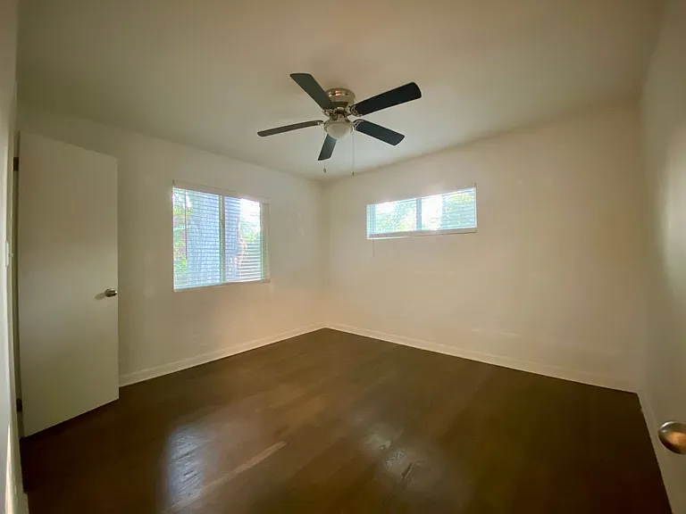 Oak Pointe Apartments — Photo 10