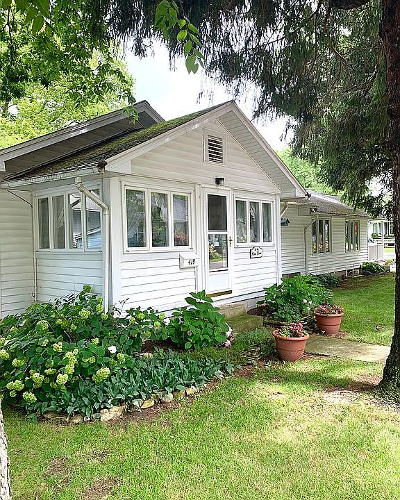 1st image of 456 Vine Ave