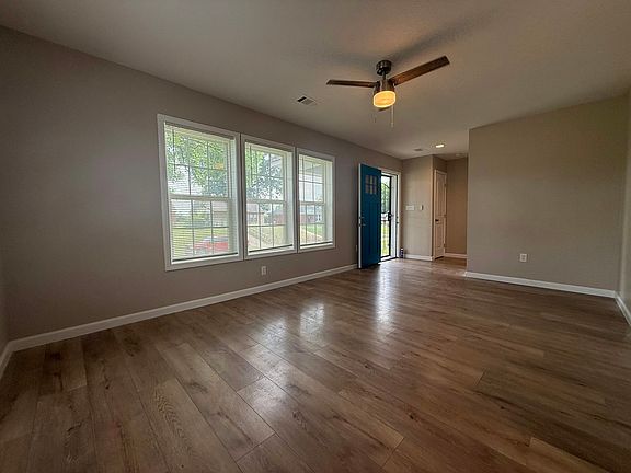 4th image of 86 W Dempster Ave