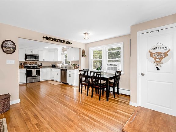 3rd image of 201 Old Burley St