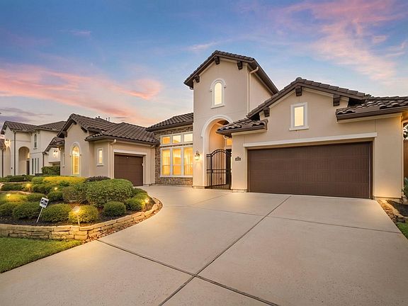 3rd image of 5815 Stratton Woods Dr