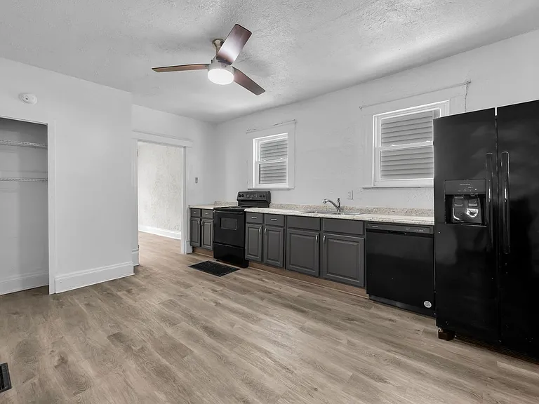3955 Trevor Ave — Photo 5