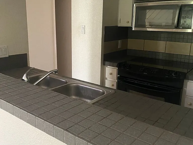 612 Park Pl — Photo 6