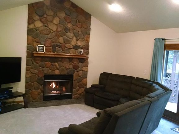 5th image of 6675 N Point Dr